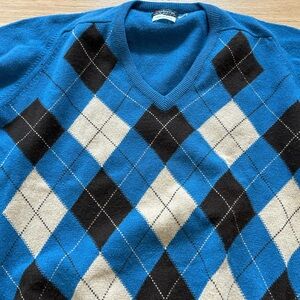 Vintage Burberrys argyle sweater. 100% cashmere hand made in Scotland!